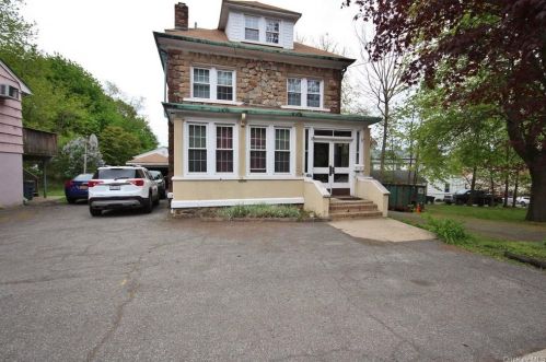 50 Ramapo Rd, Garnerville, NY 10923-1726