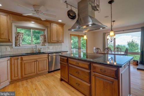 9450 Lancaster Ave, Schubert, PA 19507-9505