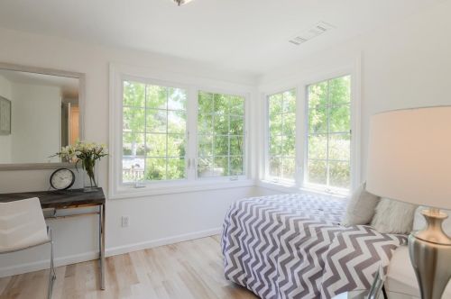 2110 Hanover St, Palo Alto CA  94306-1244 exterior