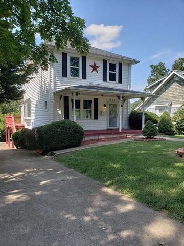 603 Watt St, Martinsville, VA 24112-3028