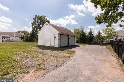 984 Lansdale Ave, Lansdale PA  19446-1620 exterior