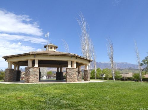 1219 Larkspur Ln, Beaumont CA  92223-2090 exterior