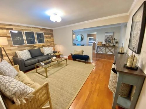 298 Hawthorne Rd, Pittsburgh, PA 15209-1936