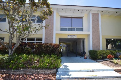 414 Seasage Dr, Delray Beach FL  33483-6734 exterior