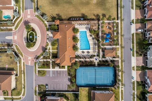 8148 Chilton Dr, Orlando FL 32836 exterior