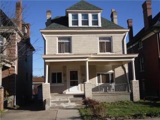 1106 Jancey St, Pittsburgh, PA 15206-1341