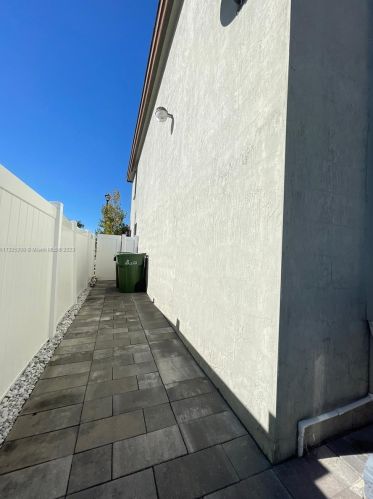 10307 34th Ct, Hialeah FL  33018-1879 exterior