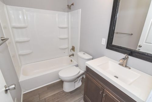 674 Peach Tree Ln, Covington KY  41018-1215 exterior