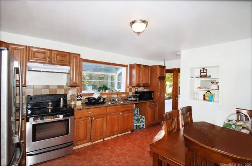 43 Acre Dr, Danbury CT  exterior