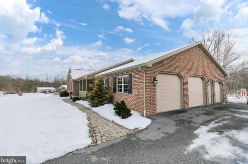 107 Deerview Dr, North Newton, PA 17241-9619