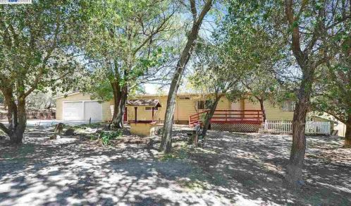 6901 Johnston Rd, Pleasanton CA  94588-9460 exterior