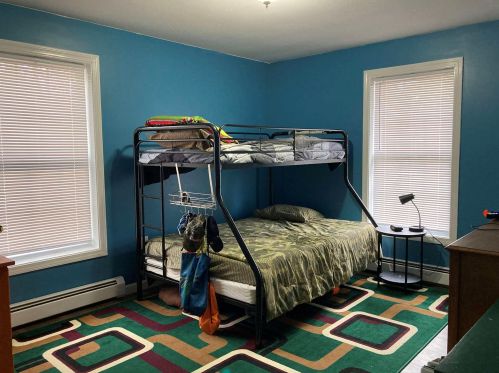 26 Ash St, Northwood NH  03261-3933 exterior