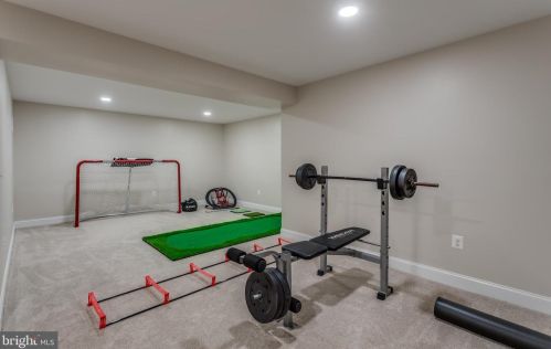 5800 Serengeti Ct, Haymarket VA  20169-3200 exterior