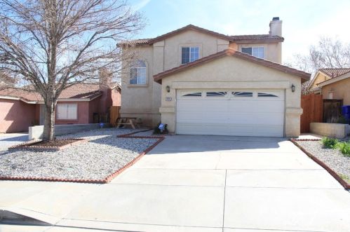 12801 1st Ave, Victorville, CA 92395-8523