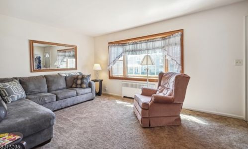 83 Lynwood Rd, Verona, NJ 07044-1716