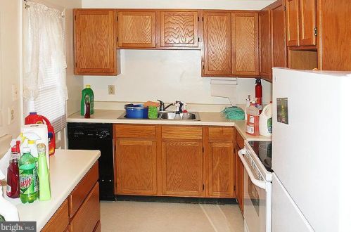 2023 Griffith Rd, Falls Church VA  22043-1438 exterior