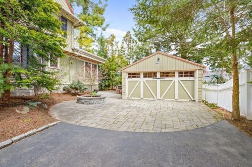 30 Orient Ave, Newton MA 02459-1425 exterior