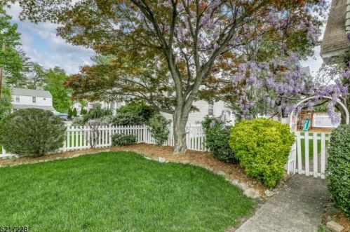 195 3rd Ave, Paterson, NJ 07506-2355
