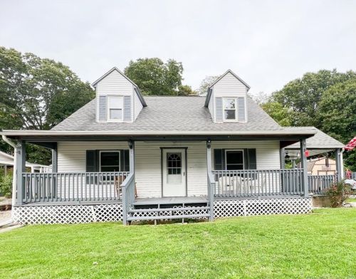 12 Cove St, Killingly, CT 06239-2706