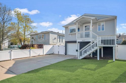 457 Deauville Pkwy, North Lindenhurst, NY 11757-6312