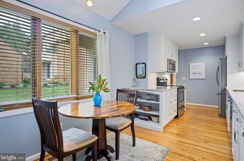 8 Hialeah Ct, Wilmington, DE 19808-4361