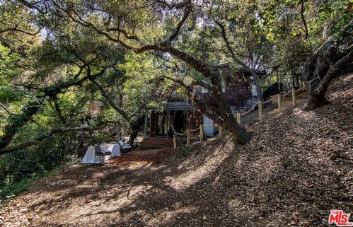 21658 Encina Rd, Topanga CA  90290-3524 exterior