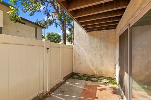 1286 Mohave Dr, Colton CA  92324-4755 exterior