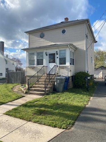 71 Newton Ave, Plainville, CT 06062-2841