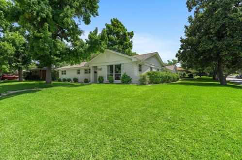 5463 Woodway Dr, Fort Worth, TX 76133-2041