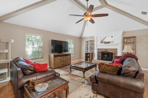 833 Boulevard Of The Champions, Shalimar FL  32579-2154 exterior