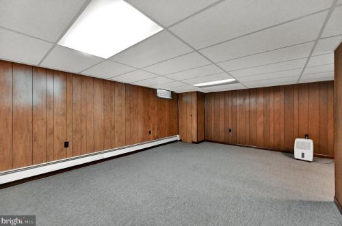 121 Charles Ave, Hanover PA 17331-3337 exterior