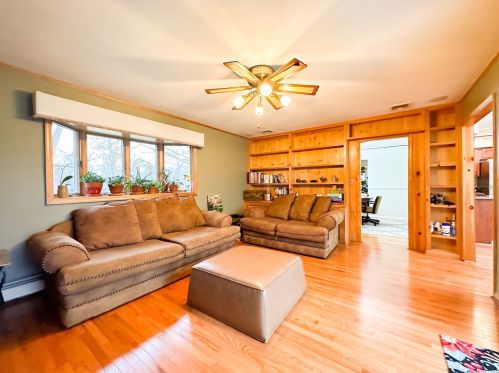 3 Josephine Ln, Northport NY  11768-2706 exterior