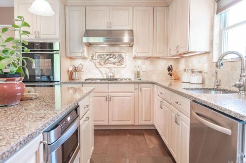 30 Scott Rd, Mahopac NY  10541-2761 exterior