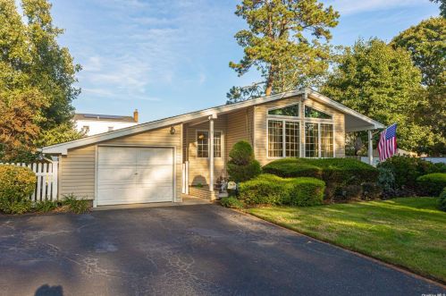 9 Totten Ave, Deer Park, NY 11729-3215