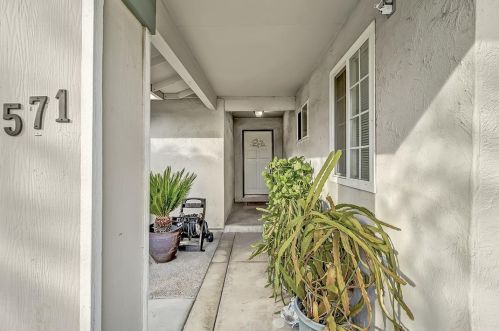 571 Glenburry Way, San Jose, CA 95123-1316