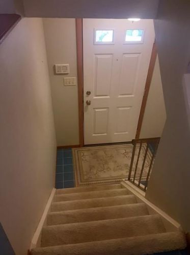 3198 Coulson Dr, New Kensington, PA 15068-2702