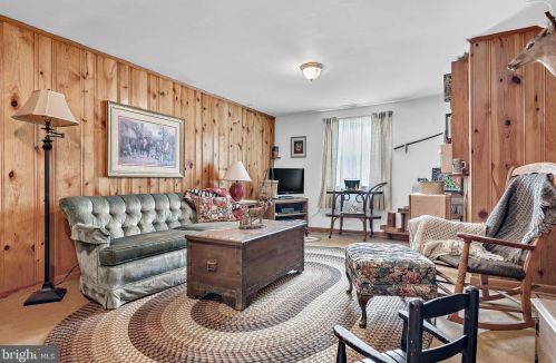 33 Scarsdale Dr, Camp Hill PA  17011-7933 exterior