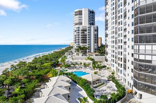 8473 Bay Colony Dr, Naples FL  34108-0706 exterior