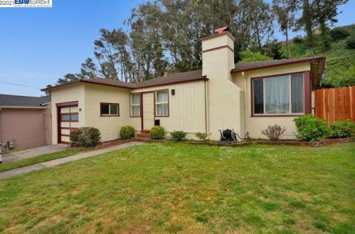 939 Foothill Dr, Daly City, CA 94015-3502