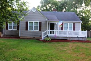 215 Friendway Rd, Greensboro, NC 27409-2115