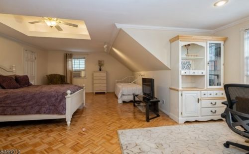 2106 Primrose Ln, Martinsville NJ  08836-2218 exterior