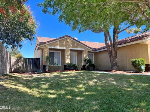 44762 Shadowcrest Dr, Lancaster, CA 93536-6471