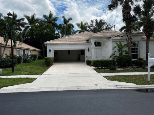 9846 Arbor View Dr, Boynton Beach FL  33437-5932 exterior