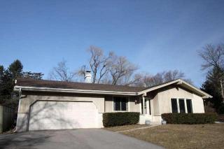 1515 Valley View Dr, Hubertus, WI 53033-9607