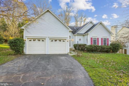 2021 Mcnamera Ct, Woodbridge, VA 22191-4548