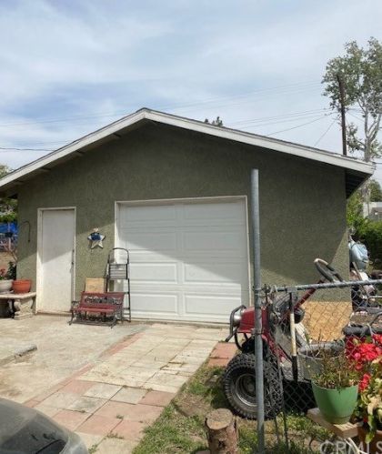 1107 Bobbett Dr, San Bernardino, CA 92404-3926