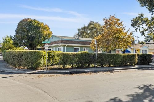 2800 Devonshire Ave, Redwood City CA  94063-3211 exterior