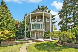 3670 Othello St, Seattle, WA 98126-3246