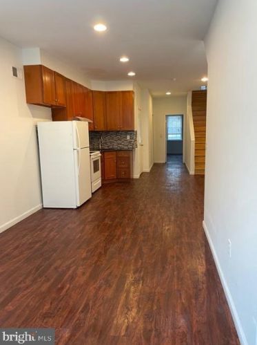 639 Manton St, Philadelphia PA  19147-4815 exterior