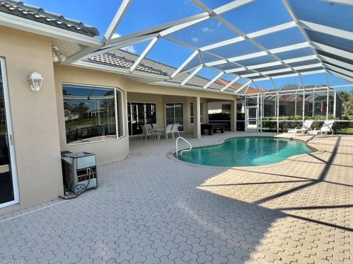 8526 Gleneagle Way, Naples, FL 34120-1683